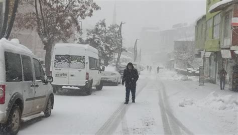 Karlıova'da eğitime kar engeli - Son Dakika Haberleri